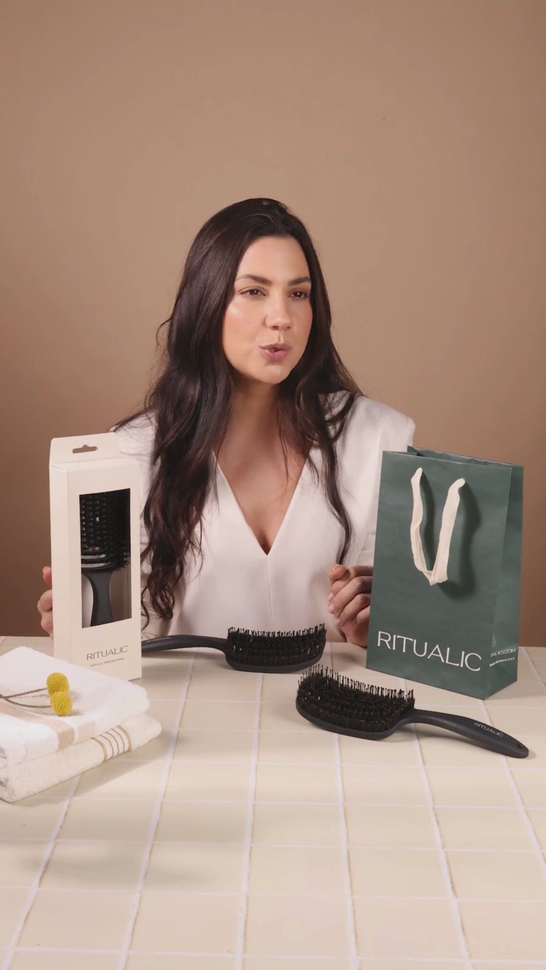 Cepillo Profesional Antifrizz- Desenreda Fácil sin maltratar